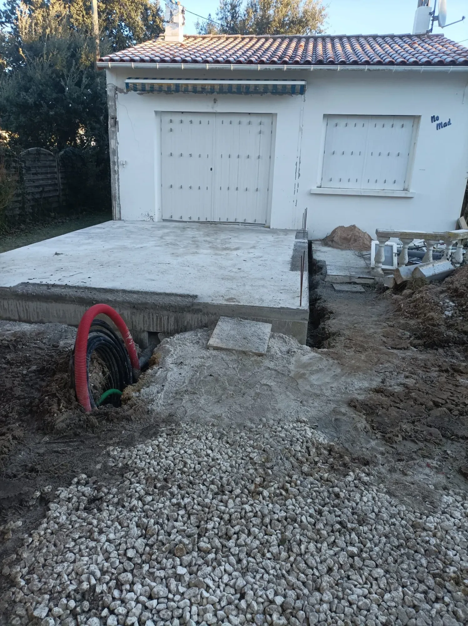 chantier-maison-dalle-beton-travaux-scaled