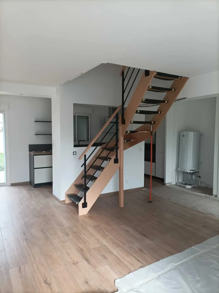 Transformation d’un escalier et d'une cuisine ouverte